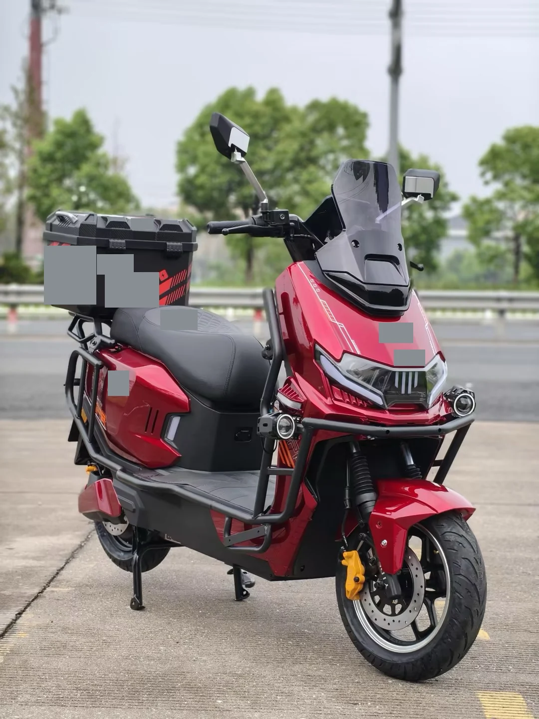Custom S903 electric motorcycle with rear box and auxiliary lights