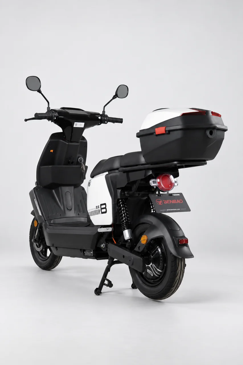 G300 Rear three-quarter view