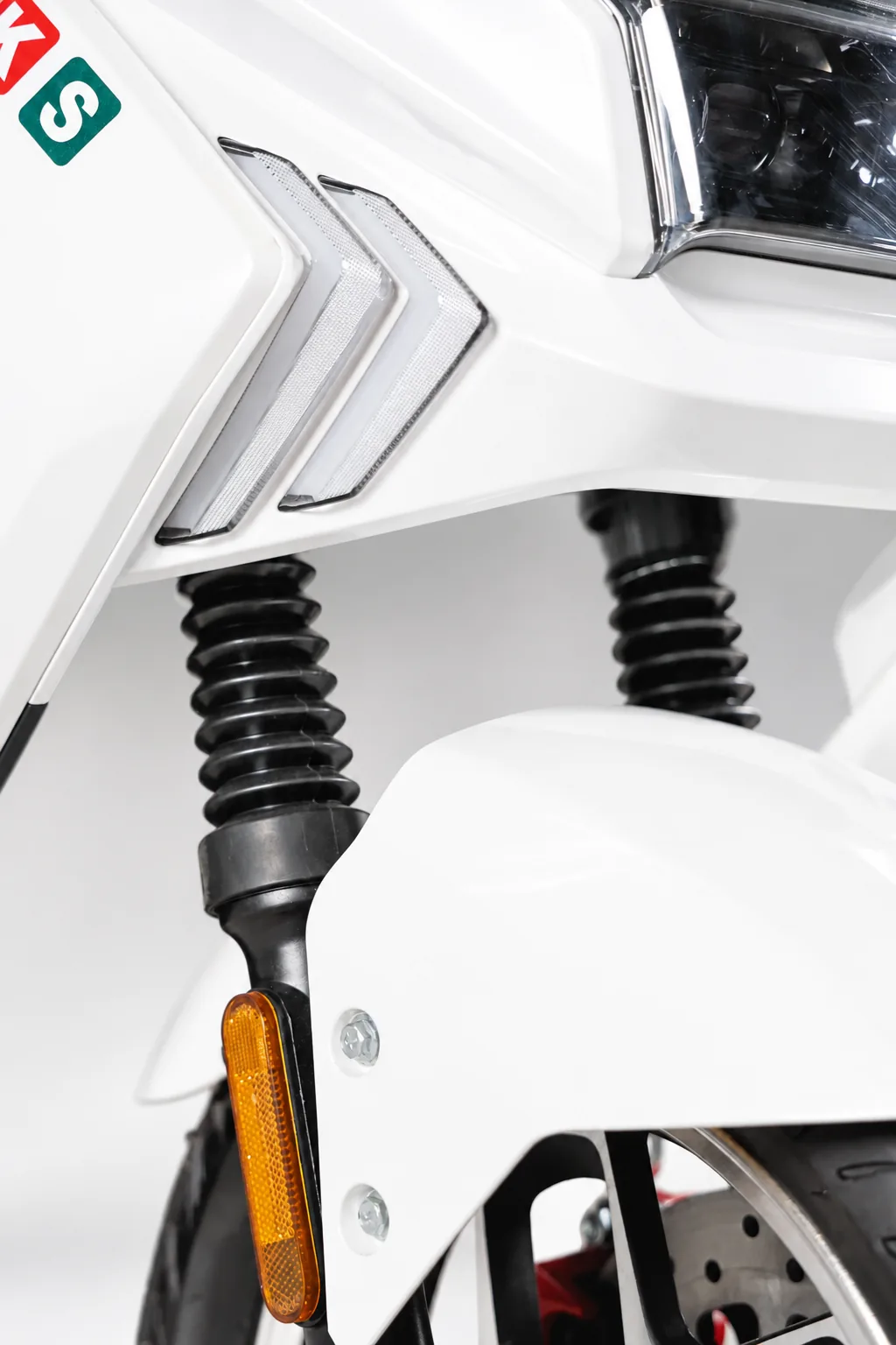 G910 Front fork and fender
