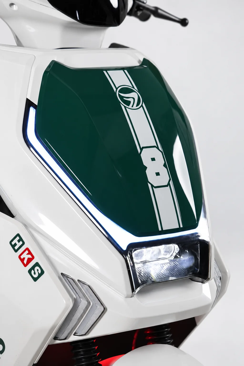 G910 Front panel and headlamp